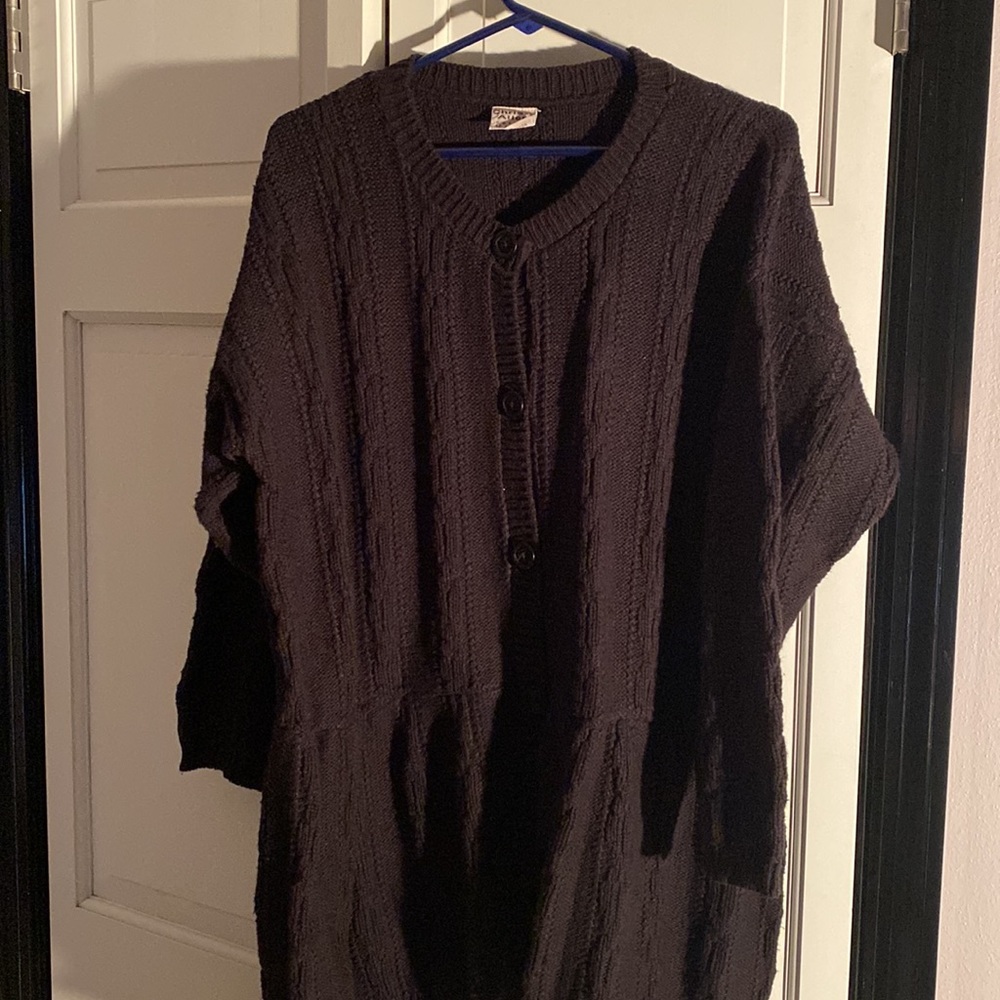 Christy Allen chunky black button up cardigan.